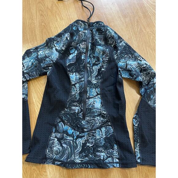 Lululemon swell seeker paddle top long sleeve Rash Guard - Picture 3 of 5